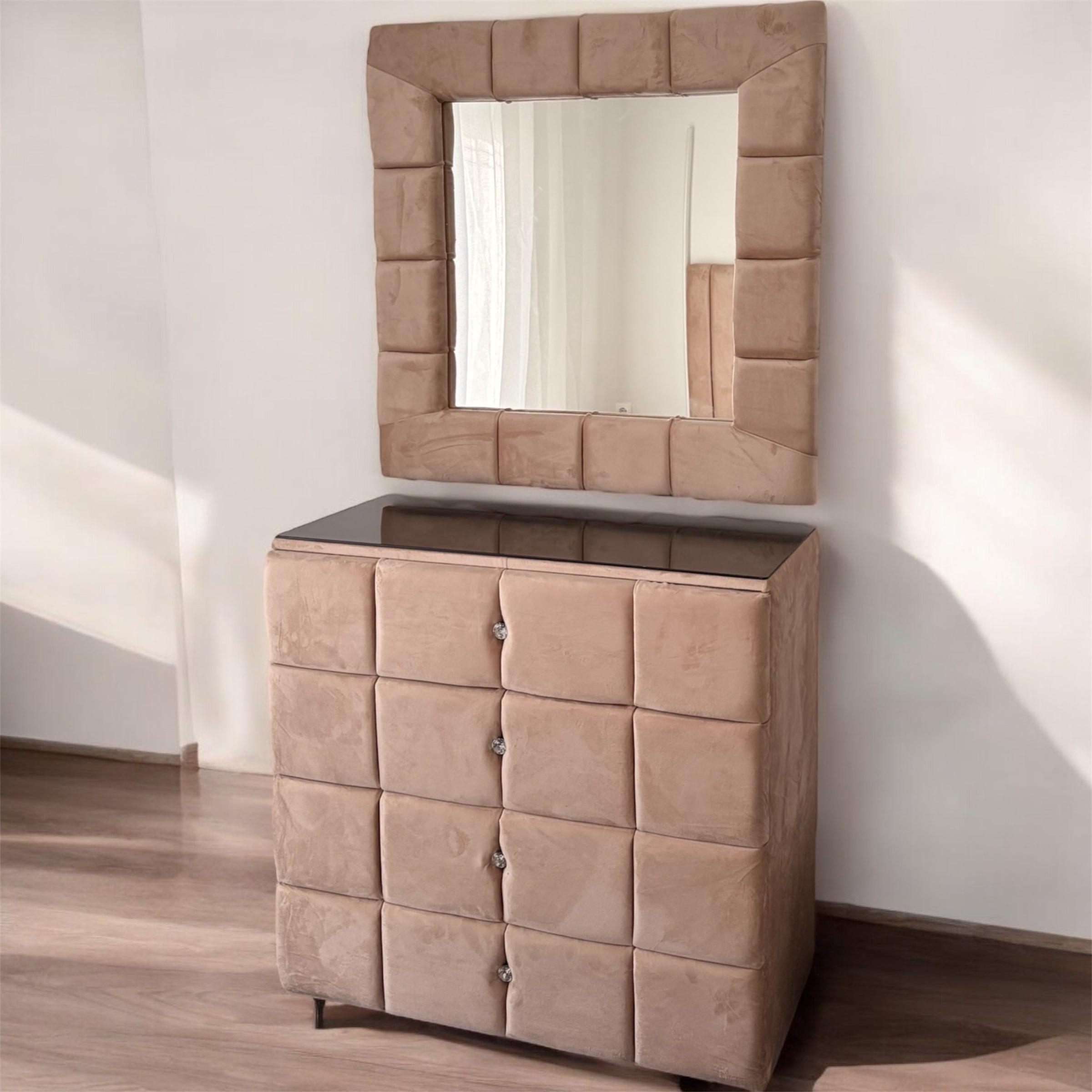 Σετ βελούδινο συρταριέρα με καθρέπτη