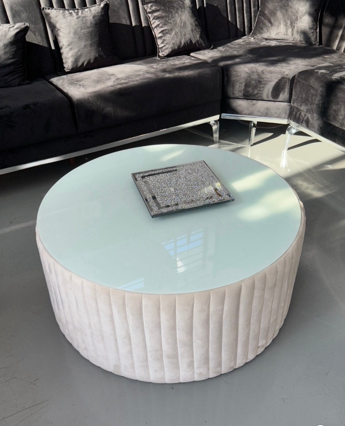 Τραπεζάκι σαλονιού βελούδινο καπιτονέ